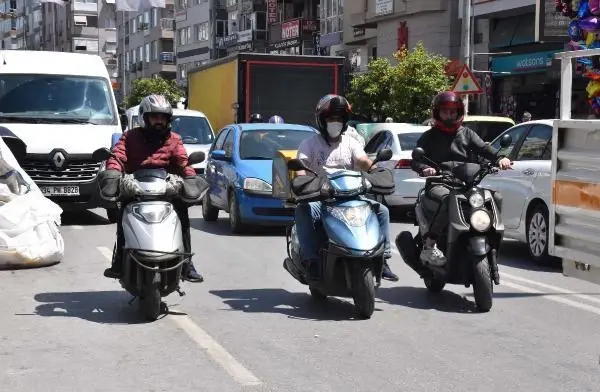 Pandeminin gözde mesleği; motosikletli kurye! Aylık 6 bin TL maaş alıyorlar Pandeminin gözde mesleği; motosikletli kurye! Aylık 6 bin TL maaş alıyorlar