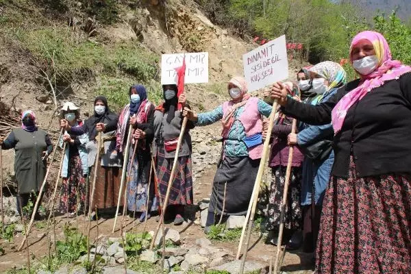Rize'de taş ocağı gerginliği 8'inci gününde Rize'de taş ocağı gerginliği 8'inci gününde