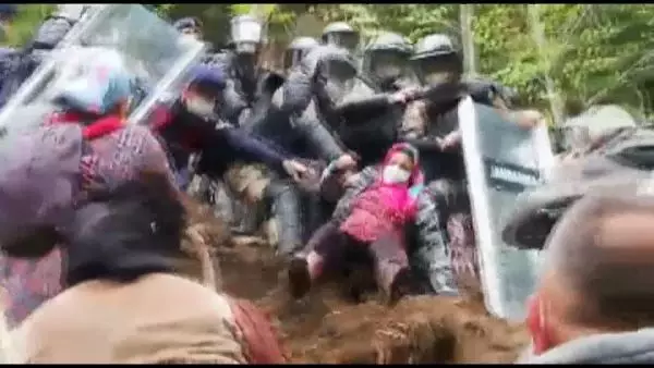 Rize'de taş ocağı gerginliği 8'inci gününde Rize'de taş ocağı gerginliği 8'inci gününde