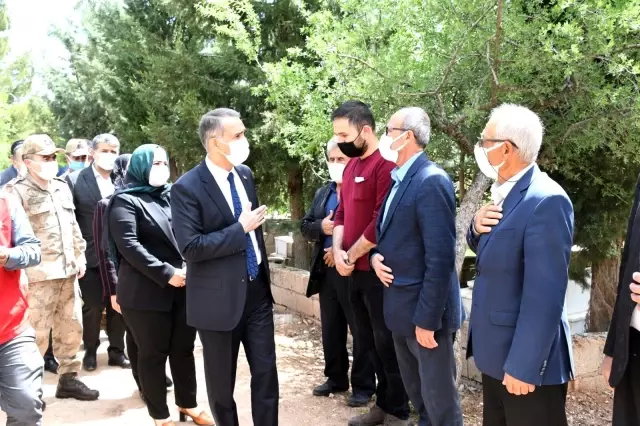 Son dakika haberleri! Şehit babası son yolculuğuna uğurlandı Son dakika haberleri! Şehit babası son yolculuğuna uğurlandı