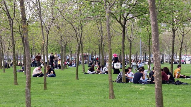 sicak hava maske ve sosyal mesafeyi unutturdu 3 14096910 o