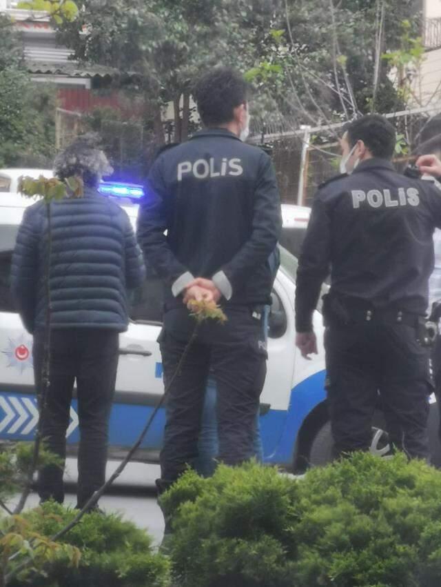 Son Dakika: İstanbul otogarında PKK'lıların bir aracın altına yerleştirdiği 5 kilo patlayıcı ele geçirildi, 2 kişi yakalandı Son Dakika: İstanbul otogarında PKK'lıların bir aracın altına yerleştirdiği 5 kilo patlayıcı ele geçirildi, 2 kişi yakalandı
