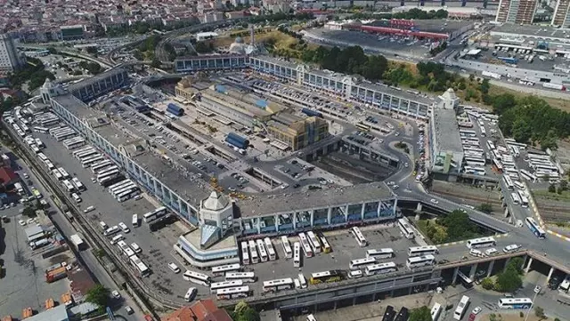 Son Dakika: İstanbul otogarında PKK'lıların bir aracın altına yerleştirdiği 5 kilo patlayıcı ele geçirildi, 2 kişi yakalandı Son Dakika: İstanbul otogarında PKK'lıların bir aracın altına yerleştirdiği 5 kilo patlayıcı ele geçirildi, 2 kişi yakalandı