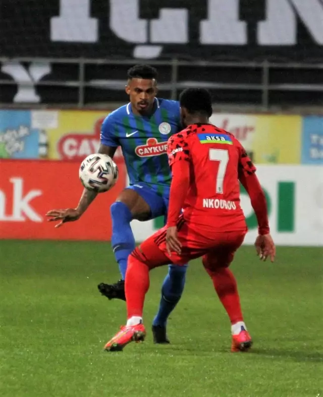 Süper Lig: Çaykur Rizespor: 2 - Beşiktaş: 3 (Maç sonucu) Süper Lig: Çaykur Rizespor: 2 - Beşiktaş: 3 (Maç sonucu)