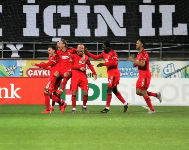 Süper Lig: Çaykur Rizespor: 2 - Beşiktaş: 3 (Maç sonucu) Süper Lig: Çaykur Rizespor: 2 - Beşiktaş: 3 (Maç sonucu)