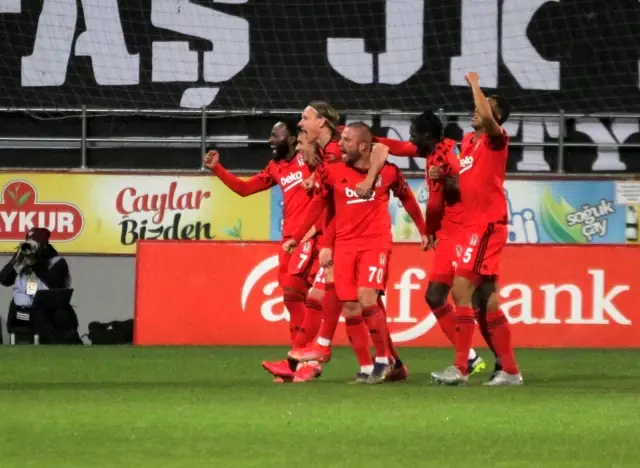 Süper Lig: Çaykur Rizespor: 2 - Beşiktaş: 3 (Maç sonucu) Süper Lig: Çaykur Rizespor: 2 - Beşiktaş: 3 (Maç sonucu)