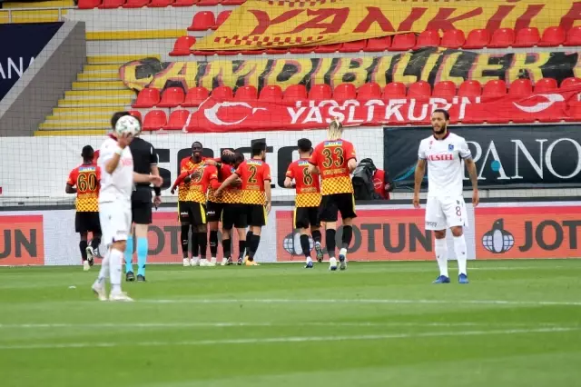 Süper Lig: Göztepe: 1 Trabzonspor: 0 (İlk yarı) Süper Lig: Göztepe: 1 Trabzonspor: 0 (İlk yarı)