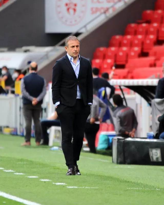 Süper Lig: Göztepe: 1 Trabzonspor: 0 (İlk yarı) Süper Lig: Göztepe: 1 Trabzonspor: 0 (İlk yarı)