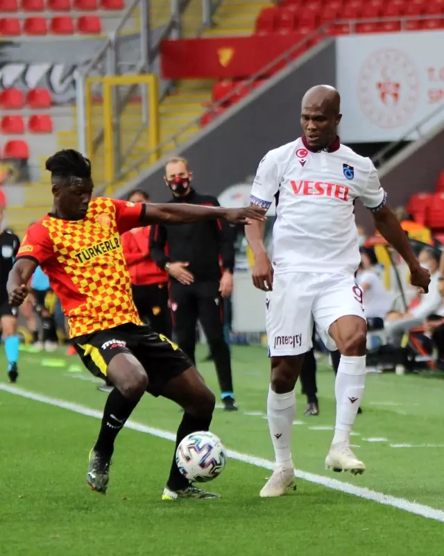 Süper Lig: Göztepe: 1 Trabzonspor: 0 (İlk yarı) Süper Lig: Göztepe: 1 Trabzonspor: 0 (İlk yarı)