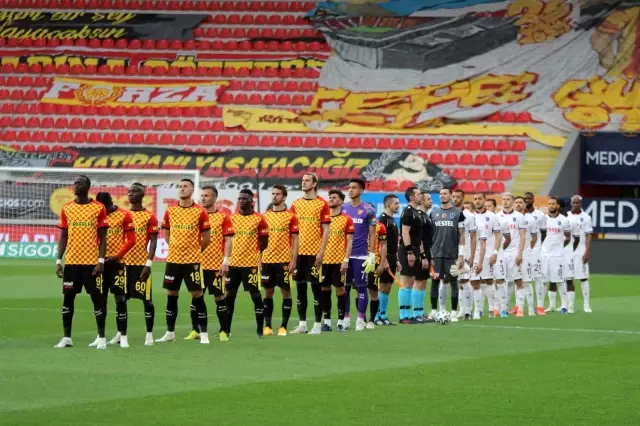 Süper Lig: Göztepe: 1 Trabzonspor: 0 (İlk yarı) Süper Lig: Göztepe: 1 Trabzonspor: 0 (İlk yarı)