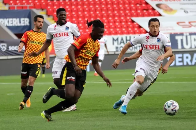 Süper Lig: Göztepe: 1 Trabzonspor: 0 (İlk yarı) Süper Lig: Göztepe: 1 Trabzonspor: 0 (İlk yarı)