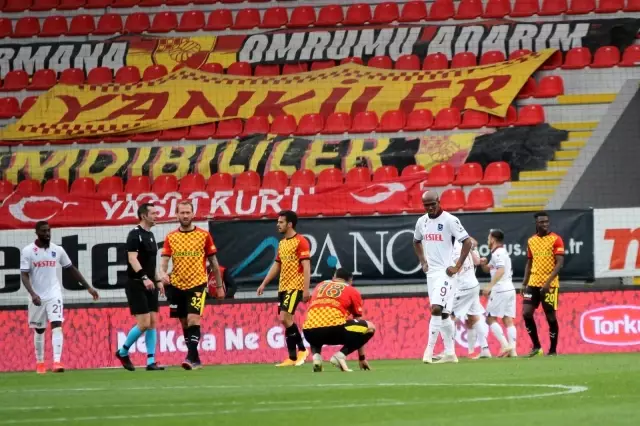 Süper Lig: Göztepe: 1 - Trabzonspor: 1 (Maç sonucu) Süper Lig: Göztepe: 1 - Trabzonspor: 1 (Maç sonucu)