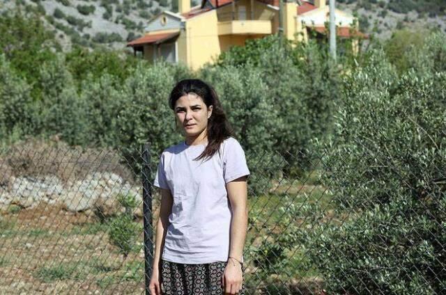 Tahliye olan Melek İpek, kızlarıyla ilk gecesini ve hayallerini anlattı: Üniversiteye gireceğim Tahliye olan Melek İpek, kızlarıyla ilk gecesini ve hayallerini anlattı: Üniversiteye gireceğim