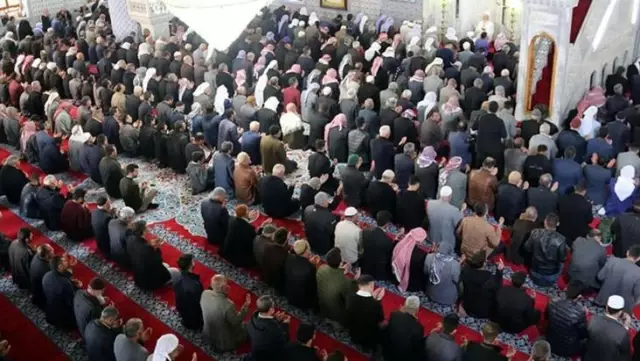 Tam kapanmada camilerde cemaatle namaz kılınacak mı? Diyanet İşleri Başkanı Erbaş tartışmalara noktayı koydu Tam kapanmada camilerde cemaatle namaz kılınacak mı? Diyanet İşleri Başkanı Erbaş tartışmalara noktayı koydu