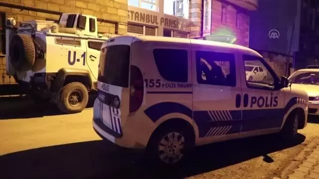 Son dakika: Tartıştığı meslektaşını silahla öldürdüğü iddia edilen polis gözaltına alındı Son dakika: Tartıştığı meslektaşını silahla öldürdüğü iddia edilen polis gözaltına alındı