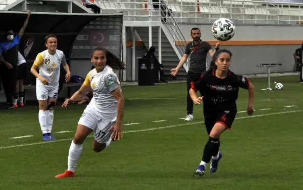 SPOR Turkcell Kadın Futbol Ligi'nde ilk yarı finalist ALG Spor SPOR Turkcell Kadın Futbol Ligi'nde ilk yarı finalist ALG Spor
