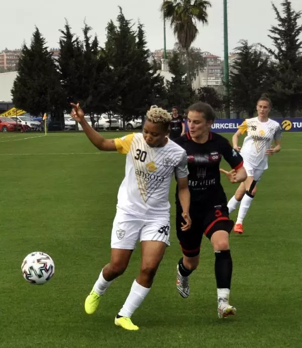 SPOR Turkcell Kadın Futbol Ligi'nde ilk yarı finalist ALG Spor SPOR Turkcell Kadın Futbol Ligi'nde ilk yarı finalist ALG Spor