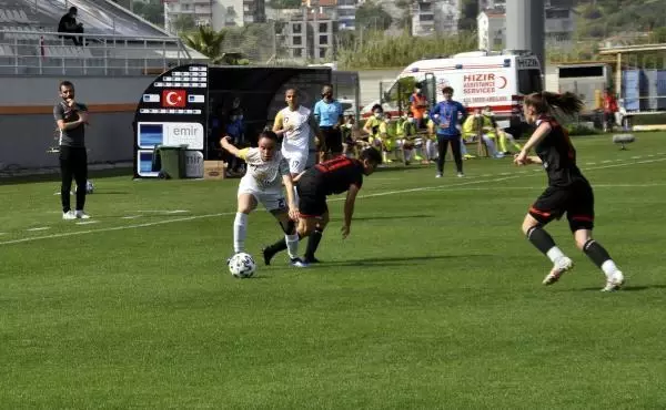 SPOR Turkcell Kadın Futbol Ligi'nde ilk yarı finalist ALG Spor SPOR Turkcell Kadın Futbol Ligi'nde ilk yarı finalist ALG Spor