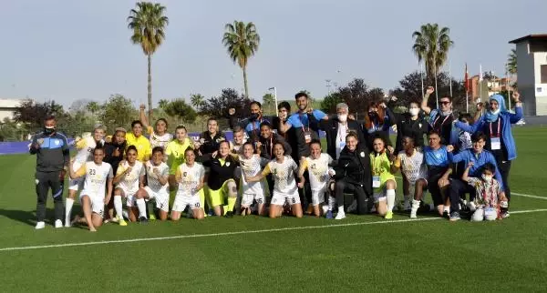 SPOR Turkcell Kadın Futbol Ligi'nde ilk yarı finalist ALG Spor SPOR Turkcell Kadın Futbol Ligi'nde ilk yarı finalist ALG Spor