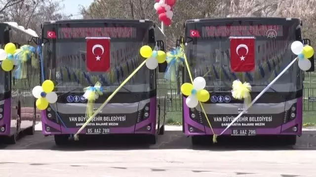Van Büyükşehir Belediyesi 79 yeni aracı hizmete aldı