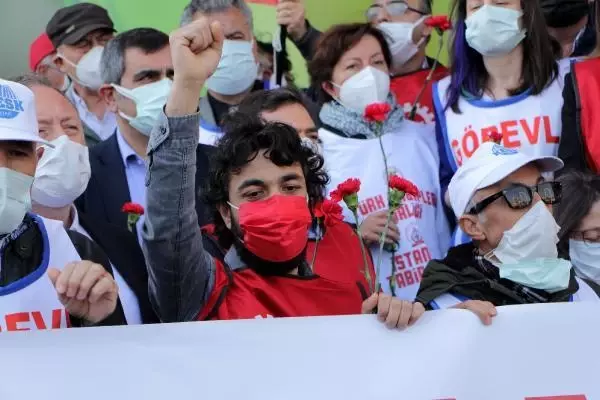 Son dakika haberi | 1 MAYIS 1977'DE ÖLENLER KAZANCI YOKUŞU'NDA ANILDI Son dakika haberi | 1 MAYIS 1977'DE ÖLENLER KAZANCI YOKUŞU'NDA ANILDI