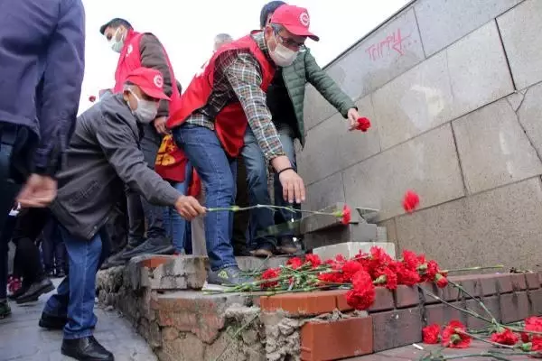Son dakika haberi | 1 MAYIS 1977'DE ÖLENLER KAZANCI YOKUŞU'NDA ANILDI Son dakika haberi | 1 MAYIS 1977'DE ÖLENLER KAZANCI YOKUŞU'NDA ANILDI