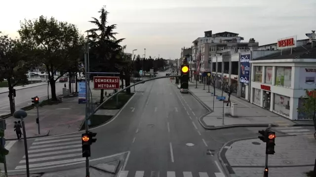 17 günlük kısıtlama başladı, Sakarya'da sessizlik hakim 17 günlük kısıtlama başladı, Sakarya'da sessizlik hakim