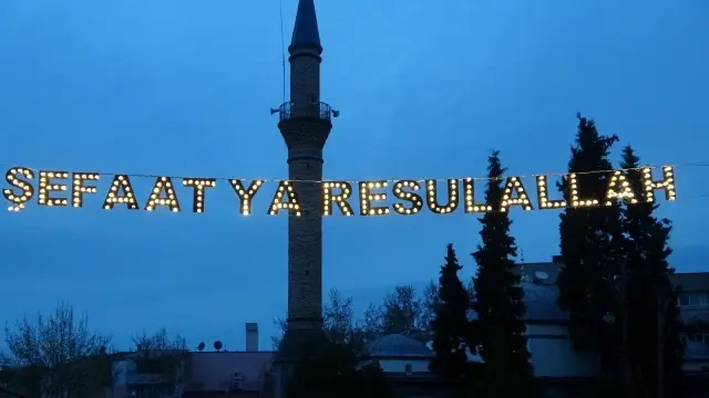 17 günlük kısıtlama başladı, Uşak'ta sokaklar boş kaldı 17 günlük kısıtlama başladı, Uşak'ta sokaklar boş kaldı