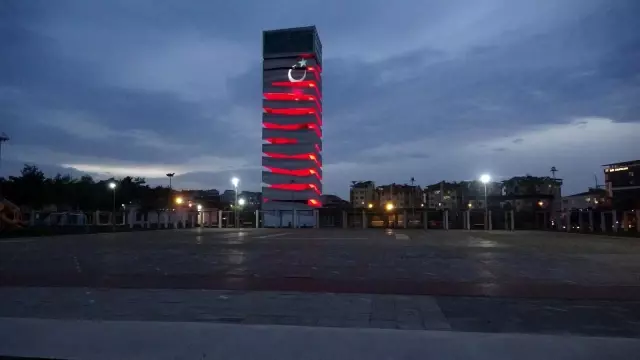 17 günlük kısıtlama başladı, Uşak'ta sokaklar boş kaldı 17 günlük kısıtlama başladı, Uşak'ta sokaklar boş kaldı