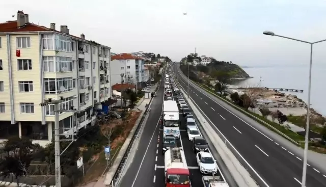 17 günlük tam kapanma başladı, polis İstanbul'dan Trakya'ya gelen tüm yolları kesti 17 günlük tam kapanma başladı, polis İstanbul'dan Trakya'ya gelen tüm yolları kesti