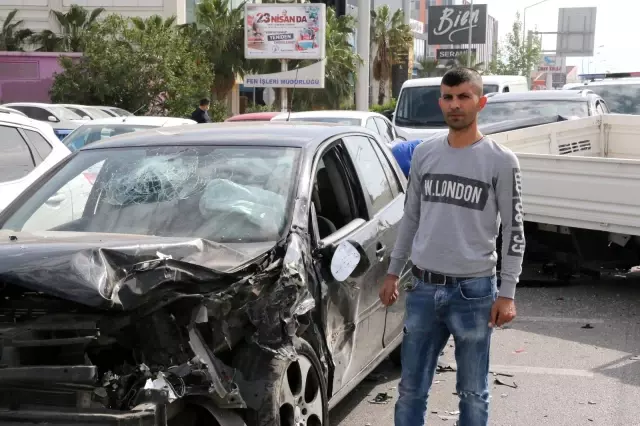 2 saat önce satın alınan kamyonet karşı şeride geçip iki aracı biçti: 2 yaralı 2 saat önce satın alınan kamyonet karşı şeride geçip iki aracı biçti: 2 yaralı