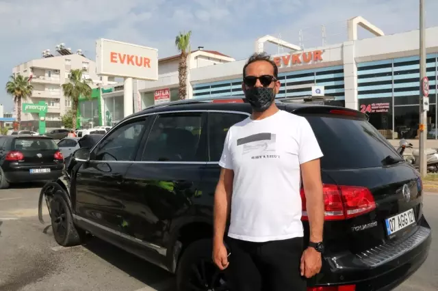 2 saat önce satın alınan kamyonet karşı şeride geçip iki aracı biçti: 2 yaralı 2 saat önce satın alınan kamyonet karşı şeride geçip iki aracı biçti: 2 yaralı