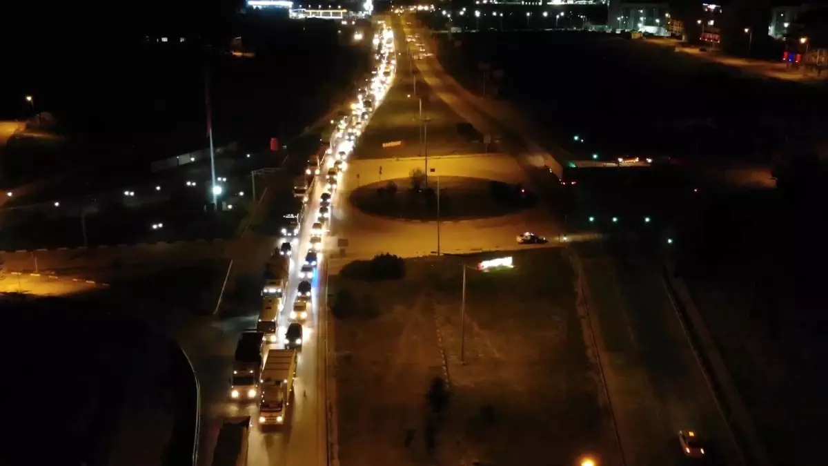 43 ilin geçiş güzergahında 'tam kapanma' denetimi: Araçlar tek tek durduruluyor