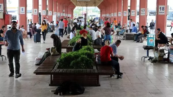 ADANA'DA OTOGAR VE ARAÇ TRAFİĞİNDE 'TAM KAPANMA' YOĞUNLUĞU ADANA'DA OTOGAR VE ARAÇ TRAFİĞİNDE 'TAM KAPANMA' YOĞUNLUĞU