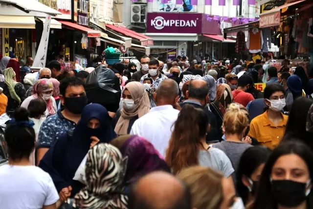 Adanalılar giyim mağazalarına koştu Adanalılar giyim mağazalarına koştu