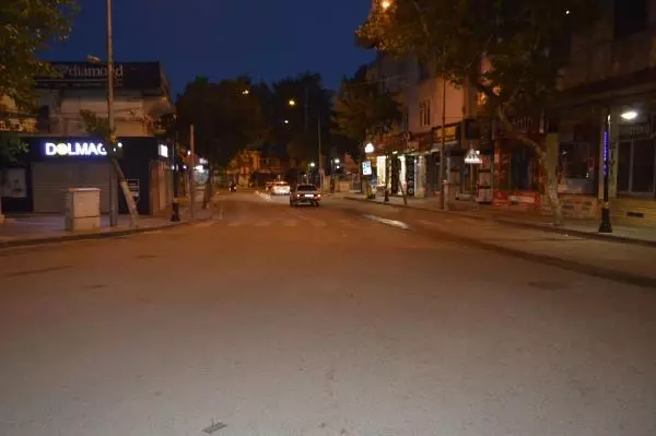 ADIYAMAN'DA 408 SAATLİK TAM KAPANMA BAŞLADI ADIYAMAN'DA 408 SAATLİK TAM KAPANMA BAŞLADI
