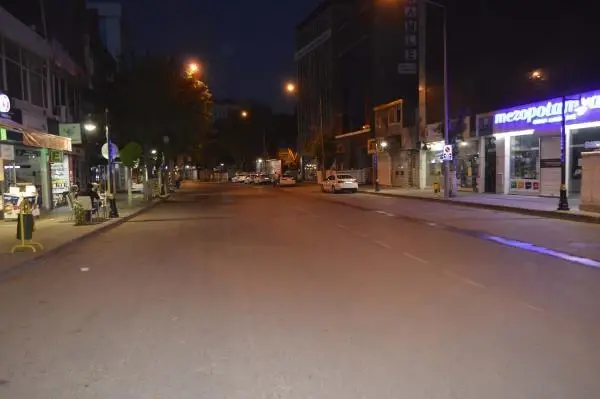 ADIYAMAN'DA 408 SAATLİK TAM KAPANMA BAŞLADI ADIYAMAN'DA 408 SAATLİK TAM KAPANMA BAŞLADI