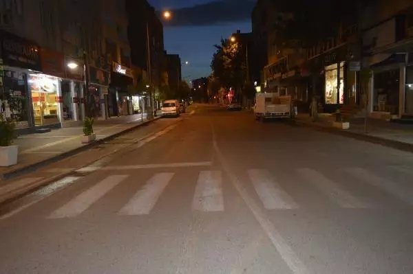 ADIYAMAN'DA 408 SAATLİK TAM KAPANMA BAŞLADI ADIYAMAN'DA 408 SAATLİK TAM KAPANMA BAŞLADI