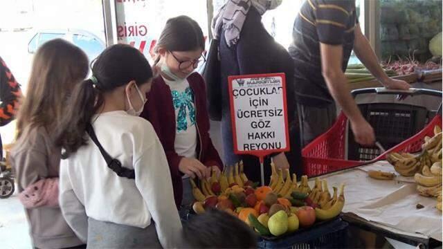 Adıyamanlı esnafın çocuklar için başlattığı 'göz hakkı reyonu' akıma dönüştü! Adıyamanlı esnafın çocuklar için başlattığı 'göz hakkı reyonu' akıma dönüştü!