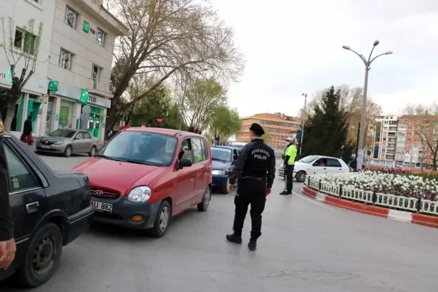 Afyonkarahisar'da 17 günlük 'tam kapanma' başladı Afyonkarahisar'da 17 günlük 'tam kapanma' başladı