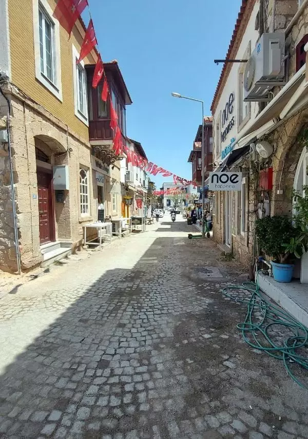 Alaçatı, tam kapanmada yerlilerine kaldı Alaçatı, tam kapanmada yerlilerine kaldı