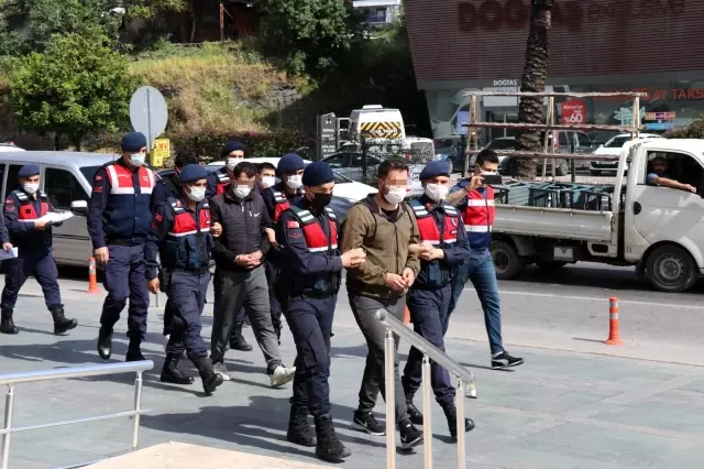Alanya'da operasyonda yakalanan yasa dışı bahis şüphelileri adliyede Alanya'da operasyonda yakalanan yasa dışı bahis şüphelileri adliyede