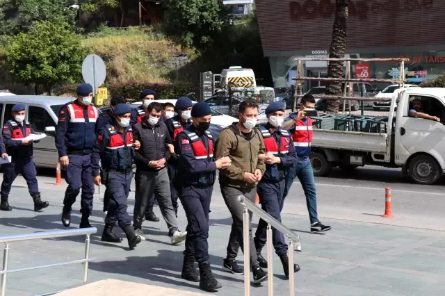 Alanya'da yasa dışı bahis operasyonuna 4 tutuklama, 1 ev hapsi Alanya'da yasa dışı bahis operasyonuna 4 tutuklama, 1 ev hapsi