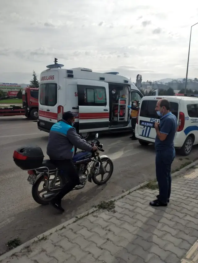 Amasya'da panelvan minibüs ile otomobil çarpıştı: 6 yaralı Amasya'da panelvan minibüs ile otomobil çarpıştı: 6 yaralı