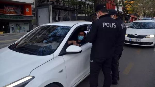 ANKARA'DA 17 GÜNLÜK 'TAM ZAMANLI KISITLAMA' BAŞLADI ANKARA'DA 17 GÜNLÜK 'TAM ZAMANLI KISITLAMA' BAŞLADI