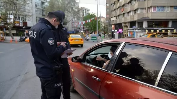 ANKARA'DA 17 GÜNLÜK 'TAM ZAMANLI KISITLAMA' BAŞLADI ANKARA'DA 17 GÜNLÜK 'TAM ZAMANLI KISITLAMA' BAŞLADI