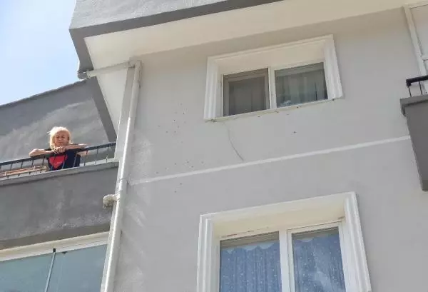 Ankara'da, 3 katlı binaya pompalı tüfekle ateş açan 2 kişi yakalandı Ankara'da, 3 katlı binaya pompalı tüfekle ateş açan 2 kişi yakalandı