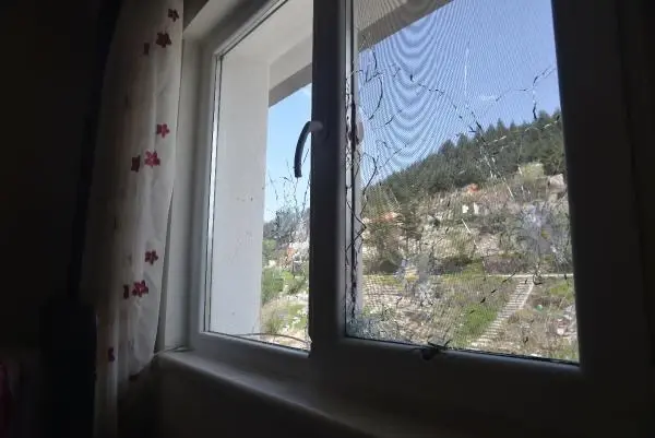 Ankara'da, 3 katlı binaya pompalı tüfekle ateş açan 2 kişi yakalandı Ankara'da, 3 katlı binaya pompalı tüfekle ateş açan 2 kişi yakalandı