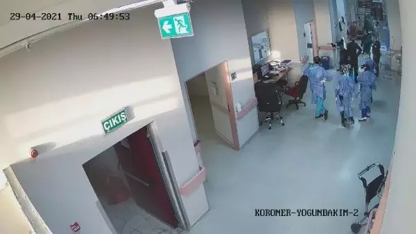 Son dakika haber... Annesi ölünce doktora saldırdı Son dakika haber... Annesi ölünce doktora saldırdı