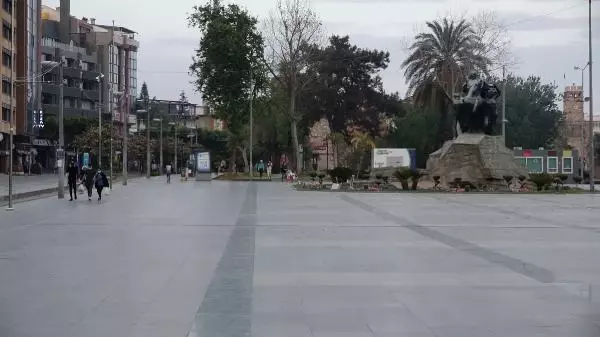 Antalya'da kısıtlama öncesinde yoğunluk, sonrasında sessizlik Antalya'da kısıtlama öncesinde yoğunluk, sonrasında sessizlik